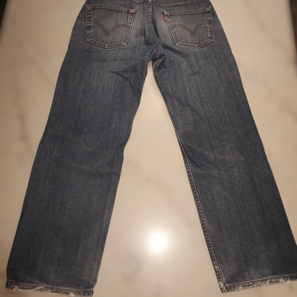 Men's Levi's Relaxed Fit Jeans in Classic Blue - Picture 2 of 5